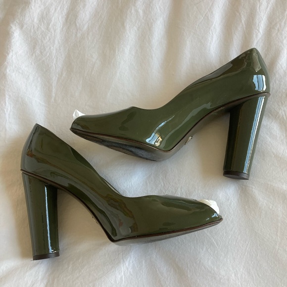 Dolce & Gabbana Green Patent Leather Heels - Picture 4 of 10